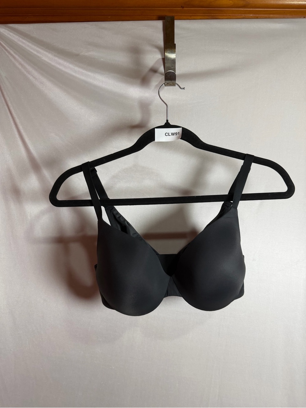 SKIMS Black Smooth T-Shirt Bra